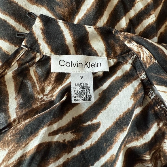Calvin Klein Brown and White Animal Print Blouse Size Small Puff Sleeves - Picture 3 of 7